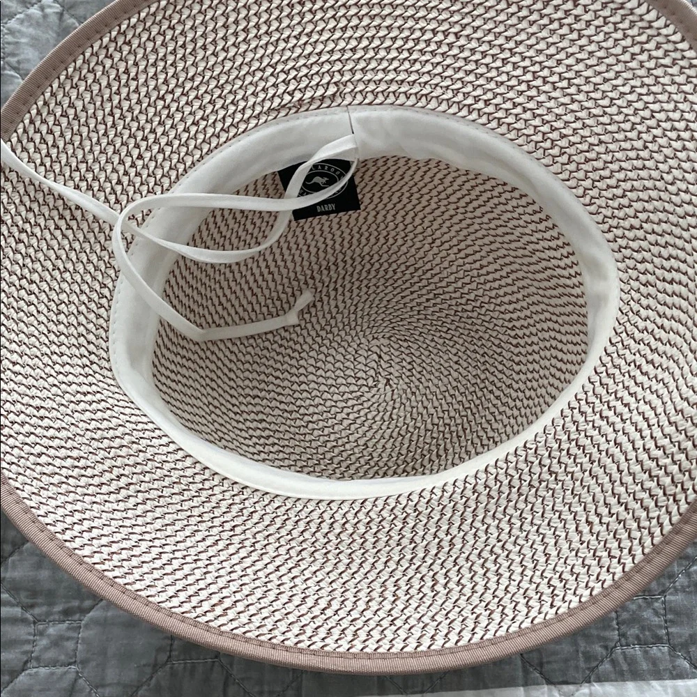 Elegant Tan Women's Hat - Picture 3 of 3